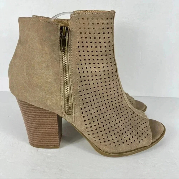 Brash vegan leather  booties - Picture 5 of 8